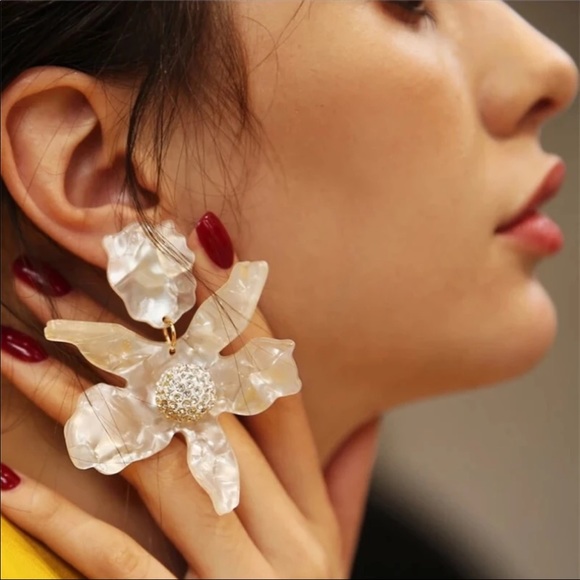 Zara Jewelry - Zara big resin flower earrings.